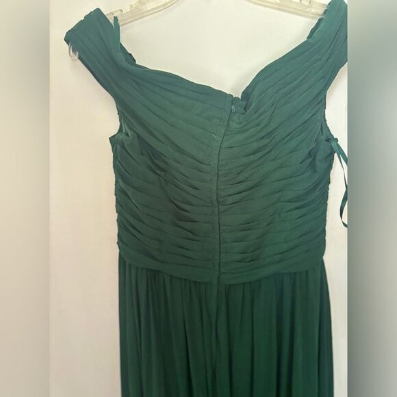 La Femme green off the shoulder rusched long gown size 8 - Picture 12 of 13